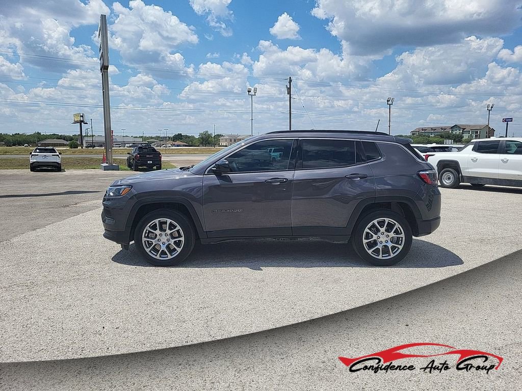 Used 2024 Jeep Compass Latitude