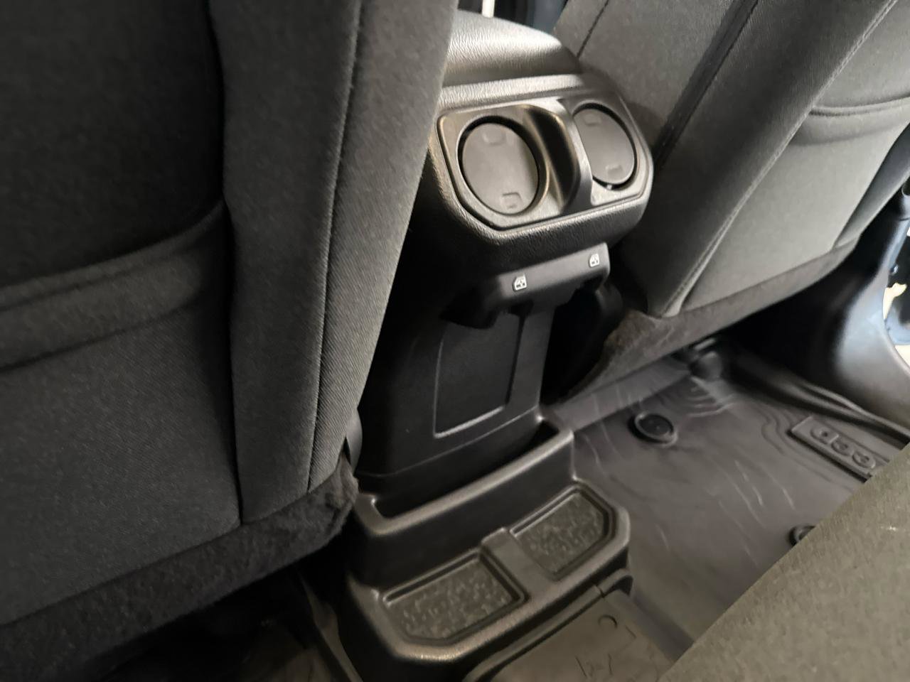 Used 2024 Jeep Wrangler Unlimited image 39