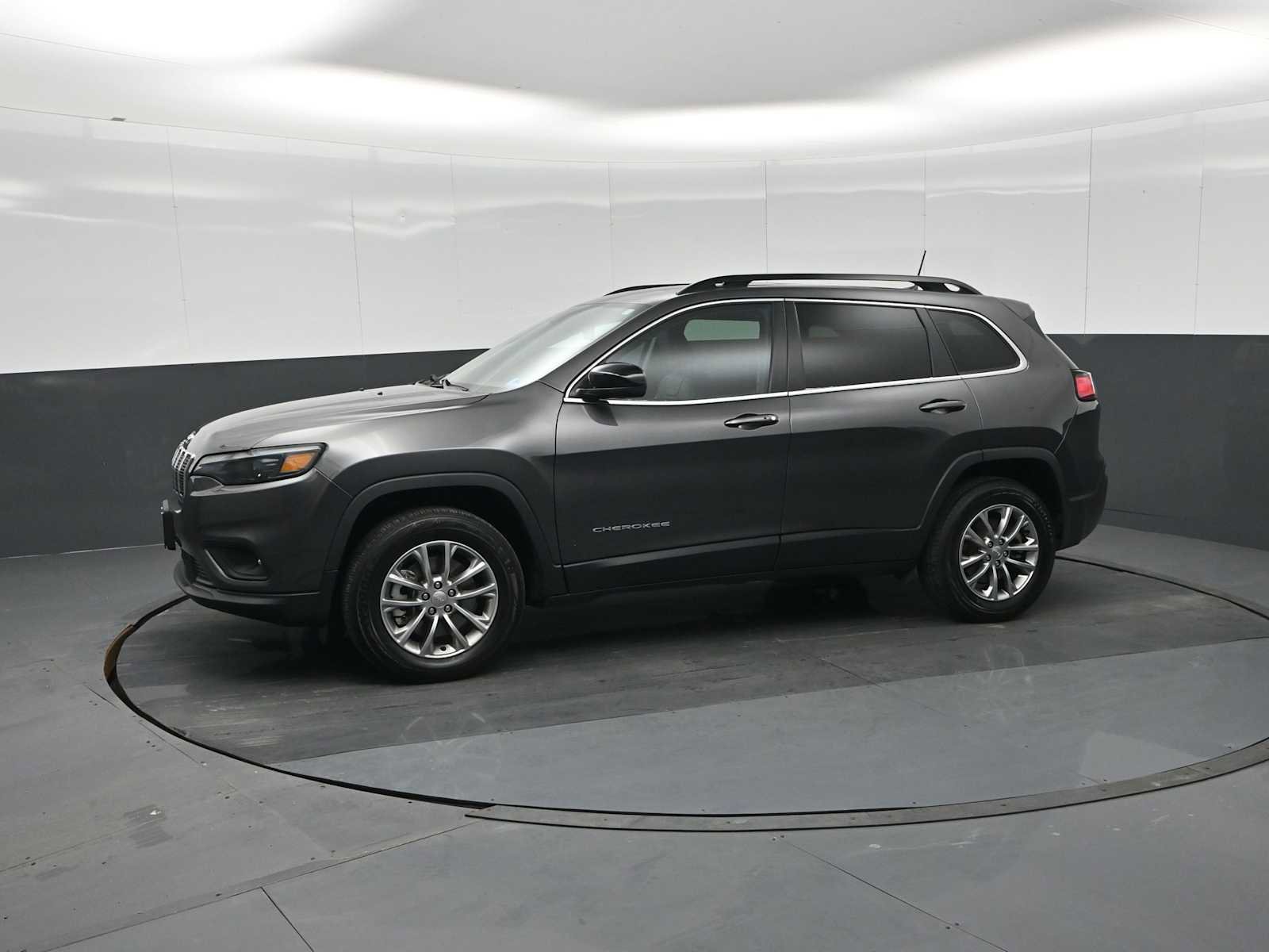 Used 2022 Jeep Cherokee Latitude Lux w/ Sun & Sound Group image 4