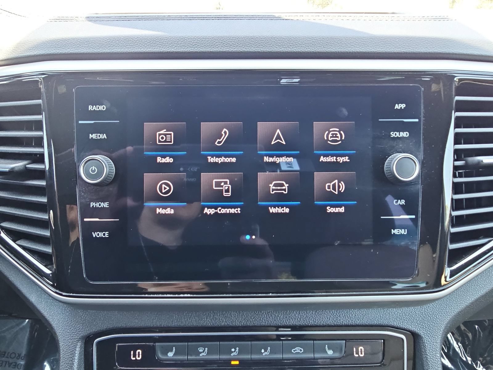 Used 2023 Volkswagen Atlas Cross Sport SE FWD image 21