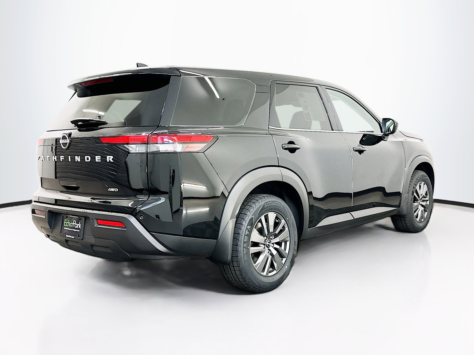 Used 2024 Nissan Pathfinder S image 9