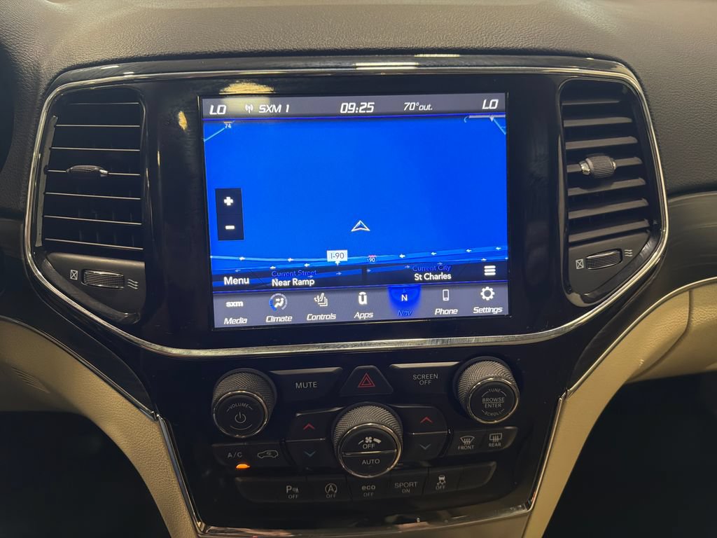Used 2020 Jeep Grand Cherokee Limited AWD/4WD image 8