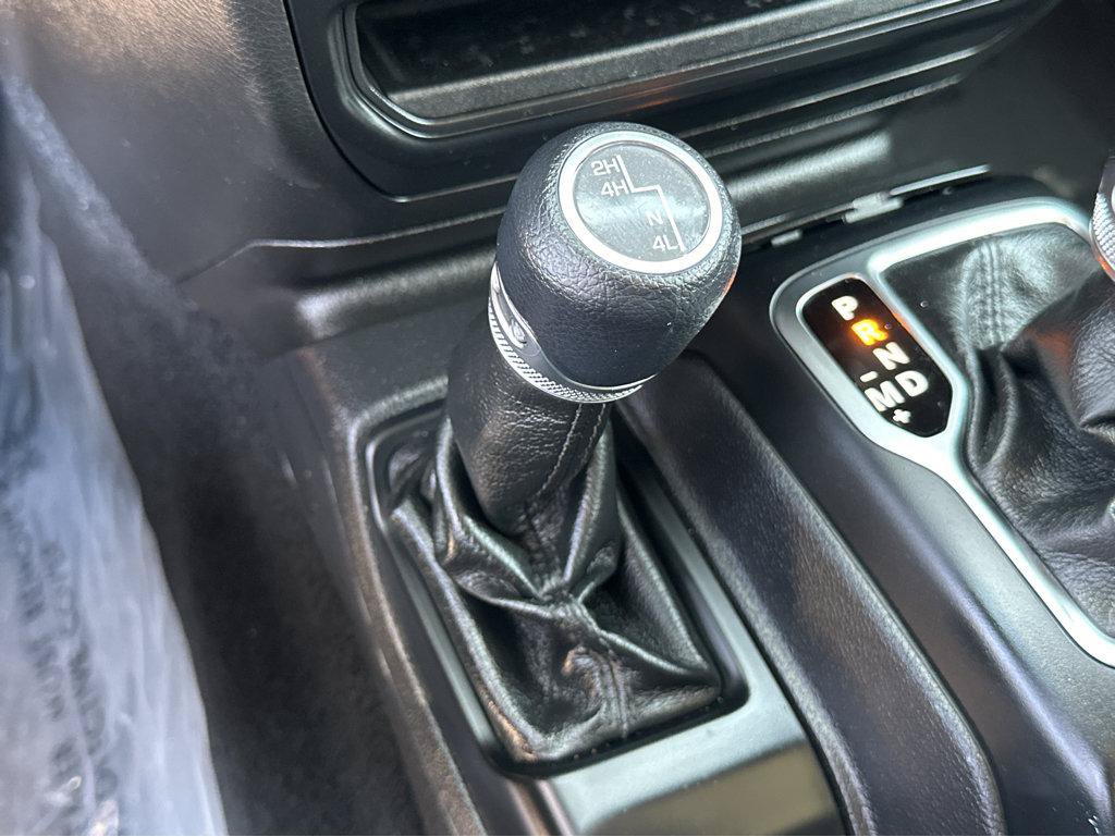 Used 2022 Jeep Wrangler Unlimited Sport AWD/4WD image 27
