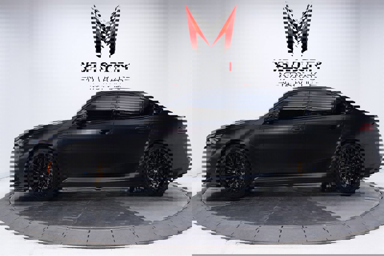 Used 2025 BMW M5 w/ Carbon Package image 9