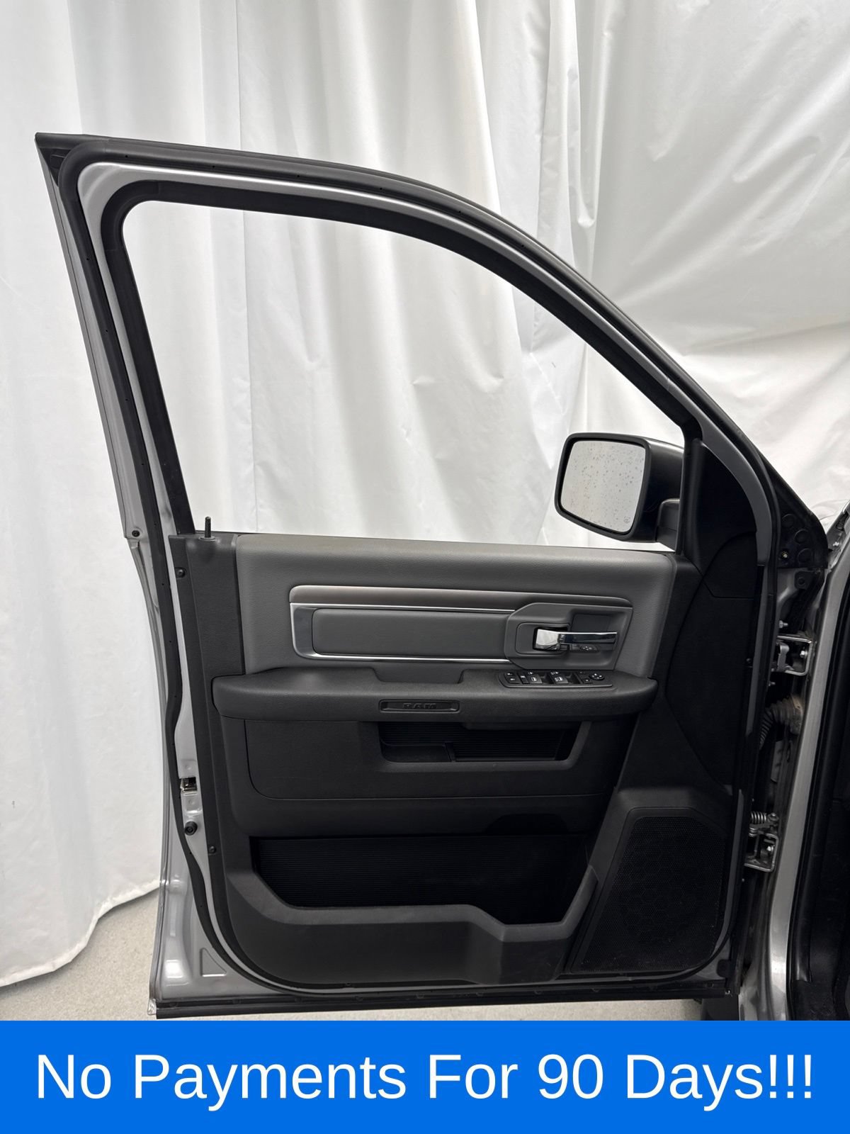Used 2022 RAM 1500 Classic SLT w/ Protection Group AWD/4WD image 12