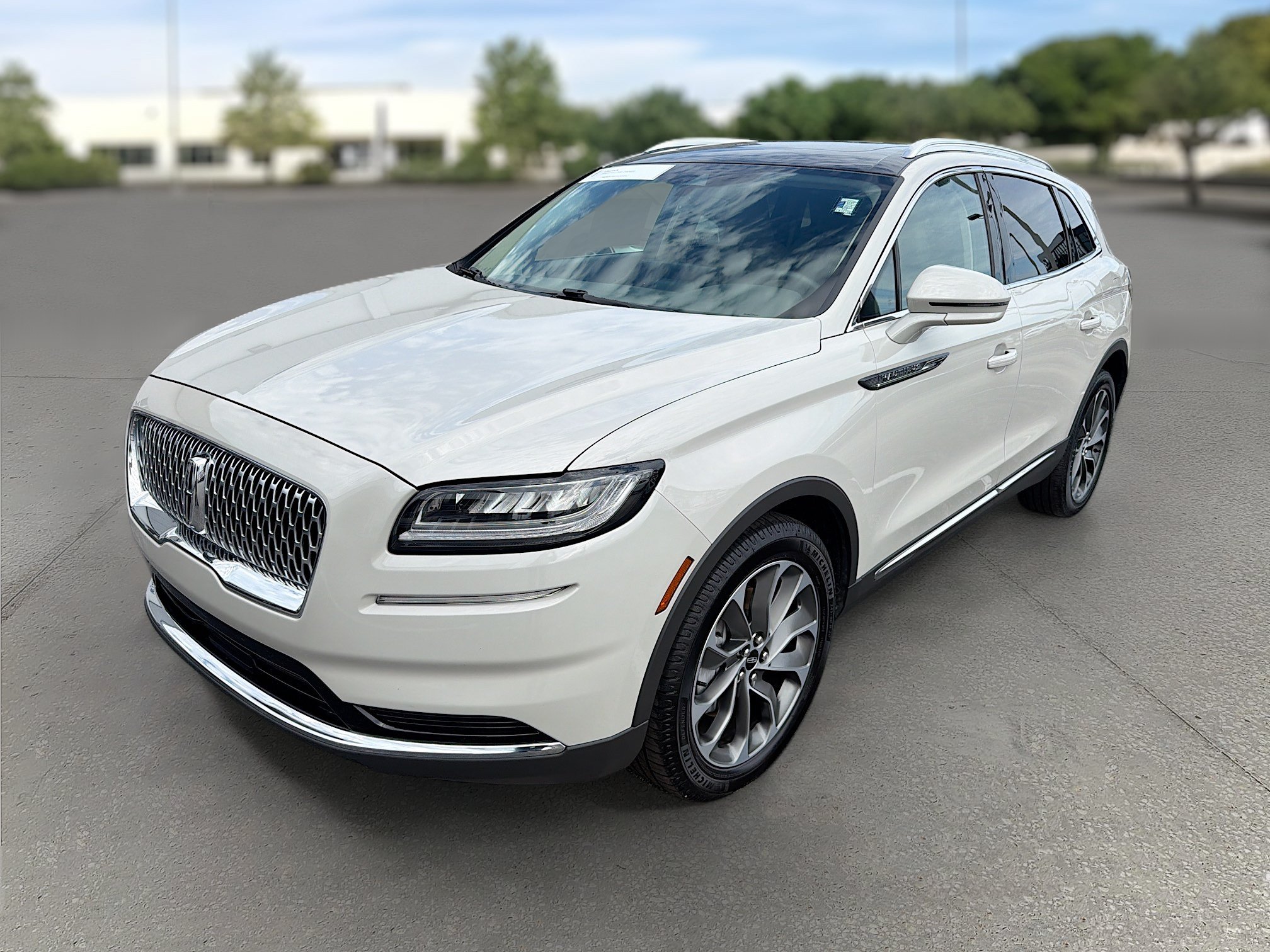 Certified 2021 Lincoln Nautilus Reserve AWD/4WD image 3