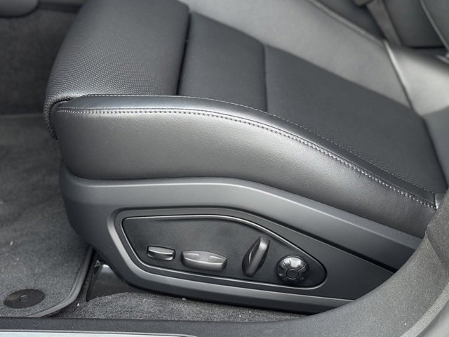 New 2025 Porsche Taycan 4S image 30