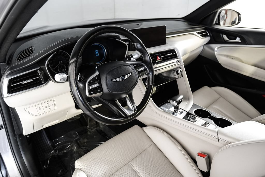Used 2024 Genesis G70 2.5T RWD image 3
