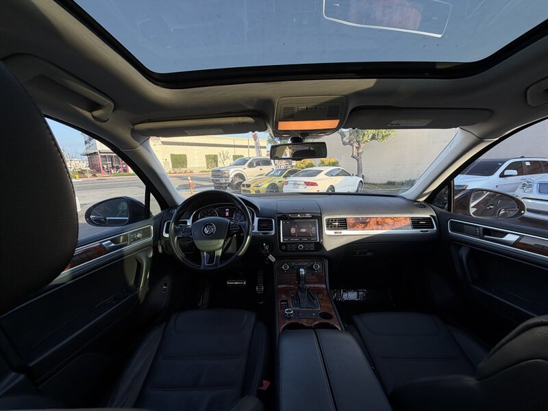 Used 2012 Volkswagen Touareg Hybrid AWD/4WD image 54
