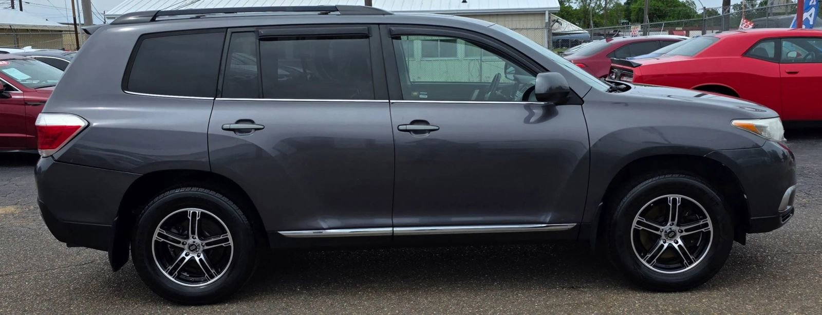 Used 2012 Toyota Highlander SE w/ Convenience Pkg AWD/4WD image 2