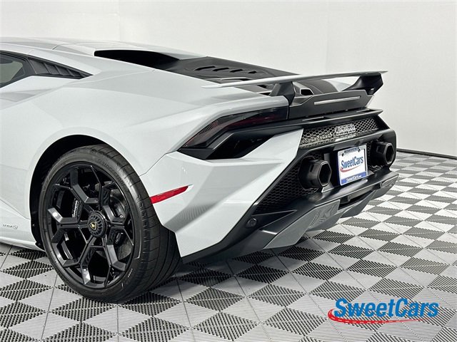 Used 2023 Lamborghini Huracan Tecnica image 41