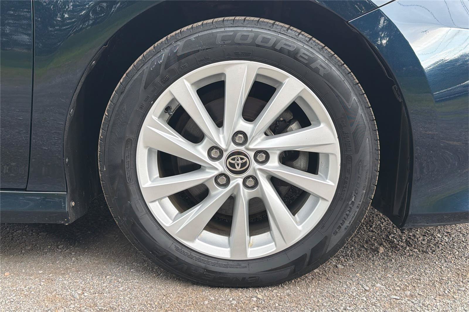 Used 2021 Toyota Camry LE FWD image 25