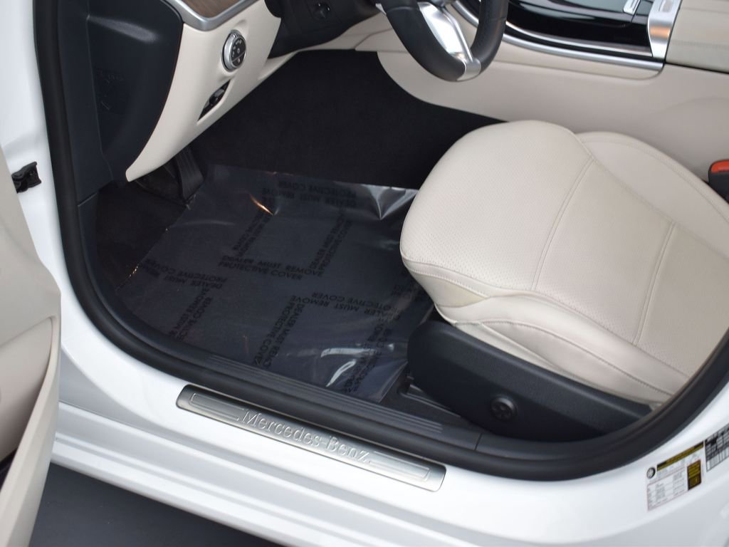 Used 2024 Mercedes-Benz C 300 Sedan image 10