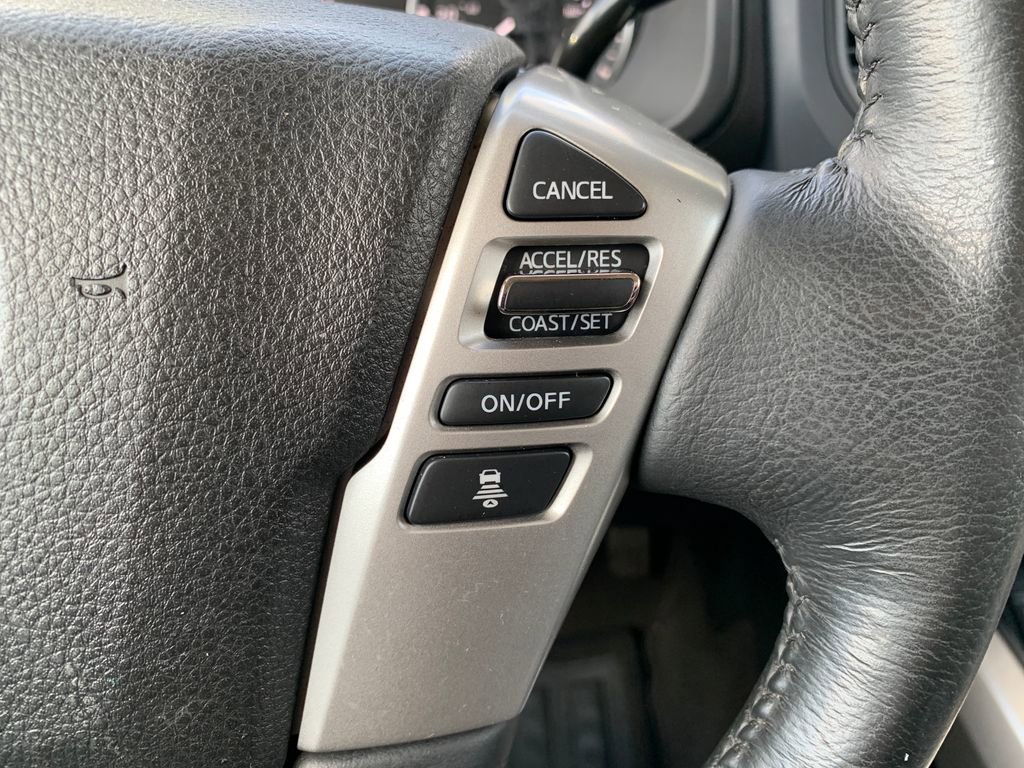 Used 2023 Nissan Titan SV w/ SV Convenience Package image 13