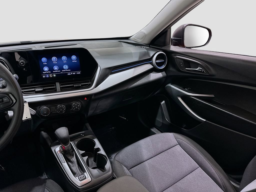 Used 2025 Chevrolet Trax LS image 23