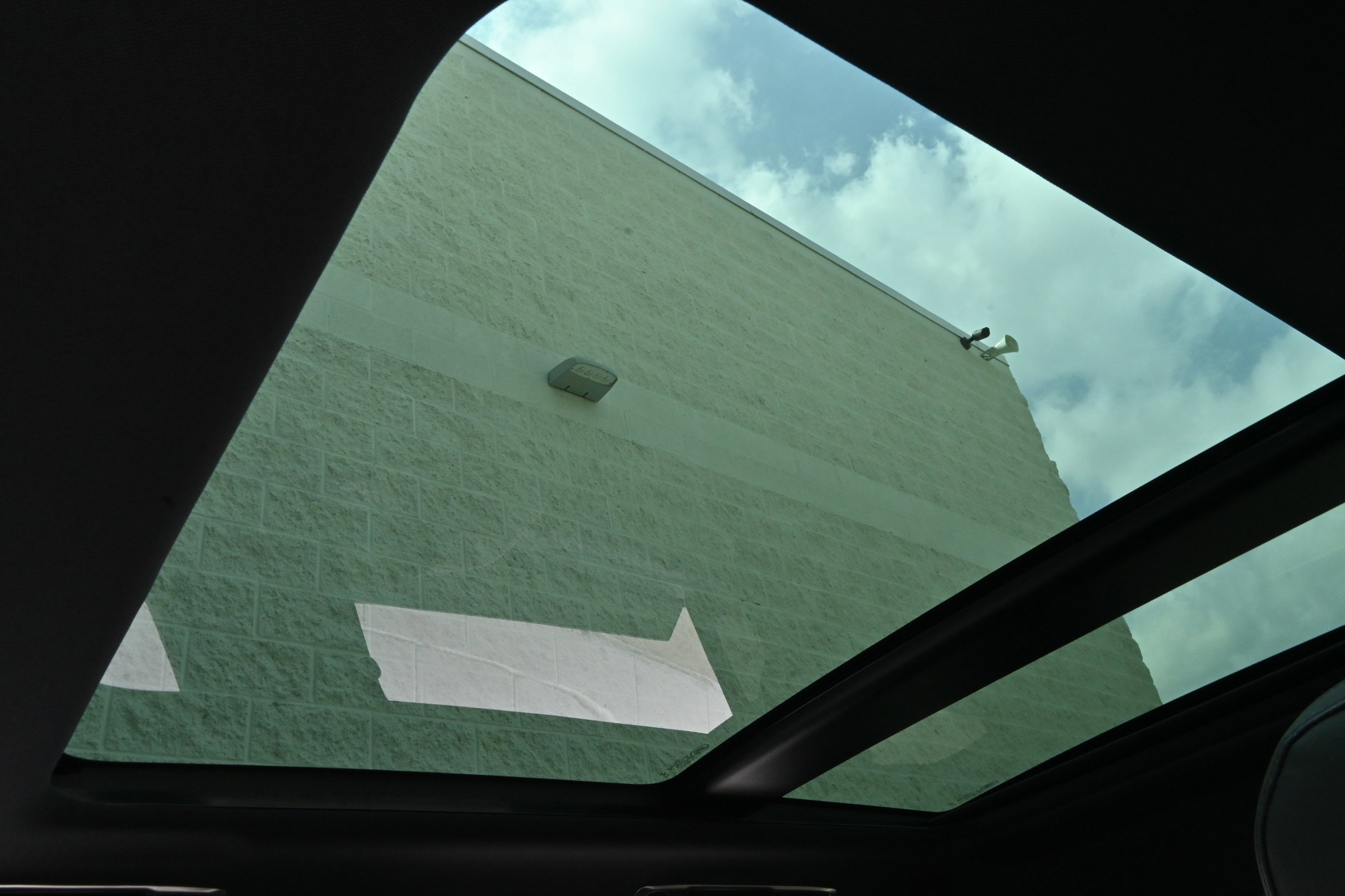 Used 2025 Land Rover Range Rover Sport SE AWD/4WD image 22