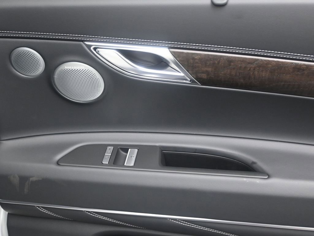 New 2025 Genesis GV80 2.5T Prestige image 14