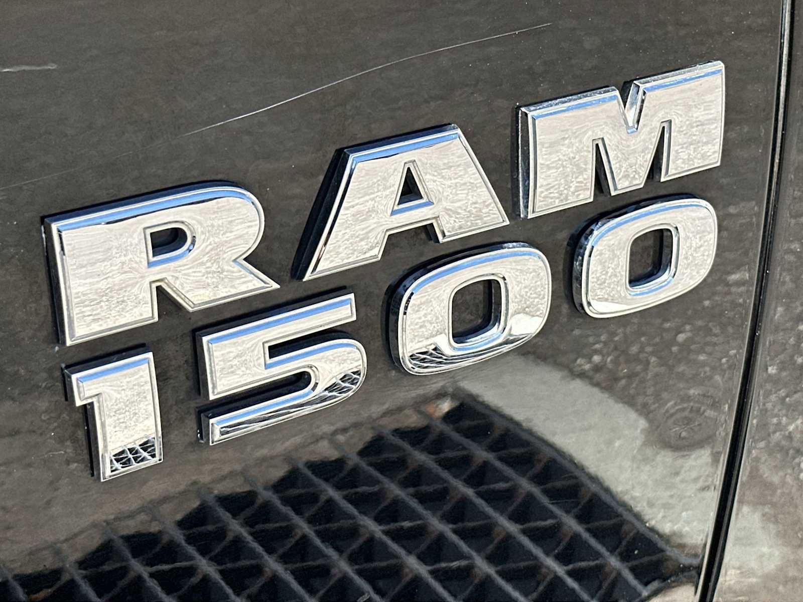 Used 2018 RAM 1500 Classic SLT AWD/4WD image 11
