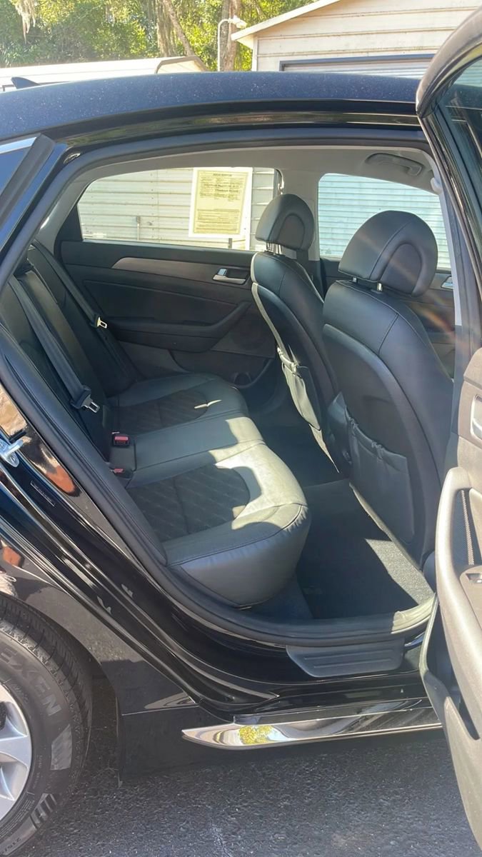 Used 2015 Hyundai Sonata SE w/ Option Group 09 FWD image 17