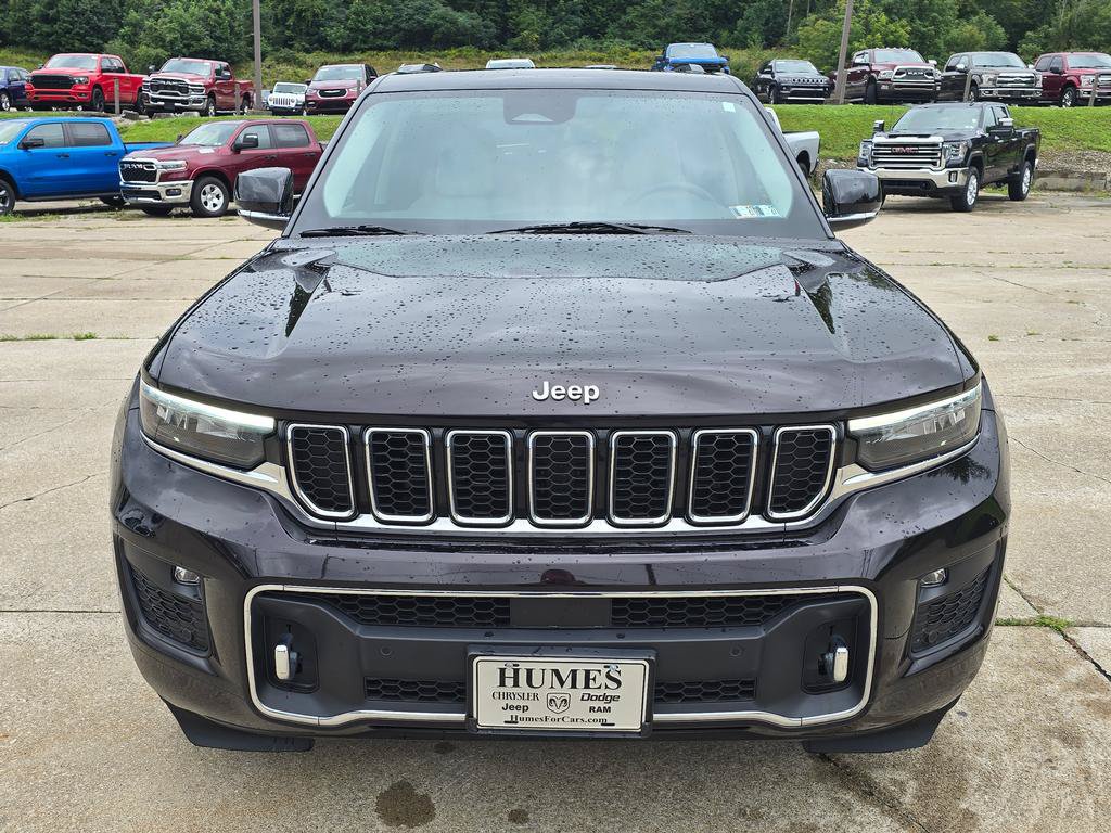 Used 2023 Jeep Grand Cherokee Overland w/ Luxury Tech Group IV AWD/4WD image 8