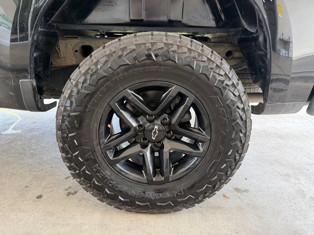 Used 2021 Chevrolet Silverado 1500 LT Trail Boss w/ Convenience Package II AWD/4WD image 16