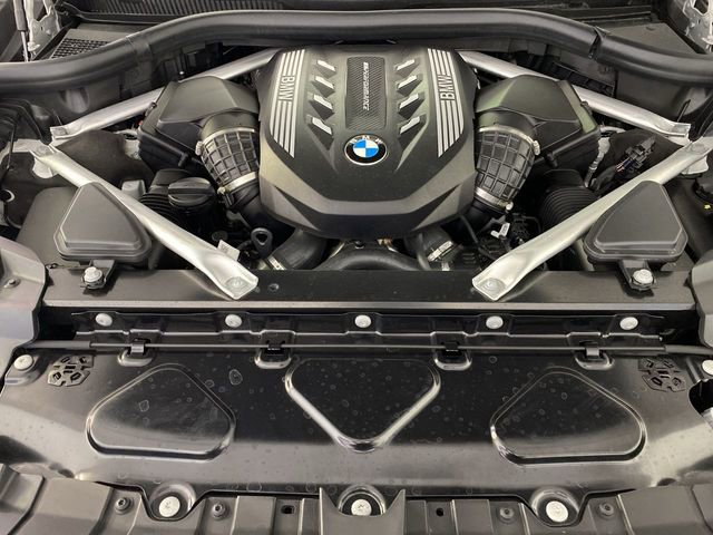 Used 2022 BMW X7 M50i w/ Dynamic Handling Package image 37