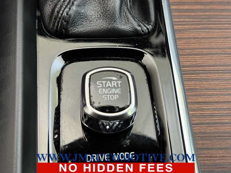 Used 2020 Volvo XC60 T6 Inscription w/ Protection Package AWD/4WD image 39
