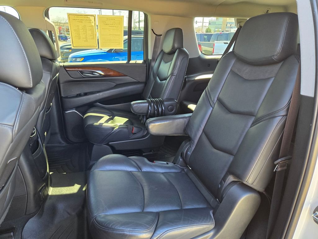 Used 2018 Cadillac Escalade ESV Premium Luxury image 30