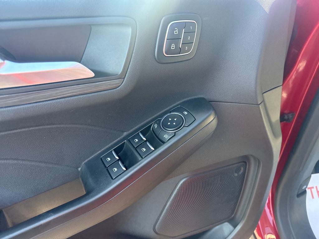 Used 2024 Ford Escape Platinum image 29