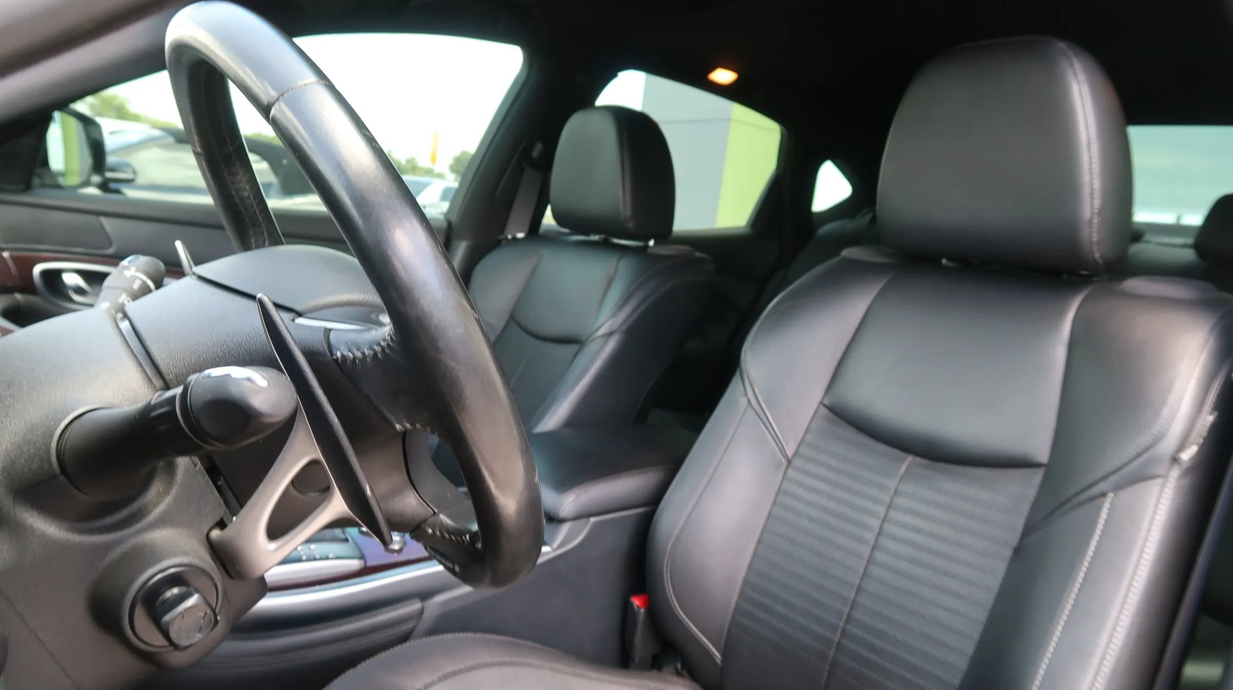 Used 2019 INFINITI Q70 Luxe w/ Sport Package RWD image 20