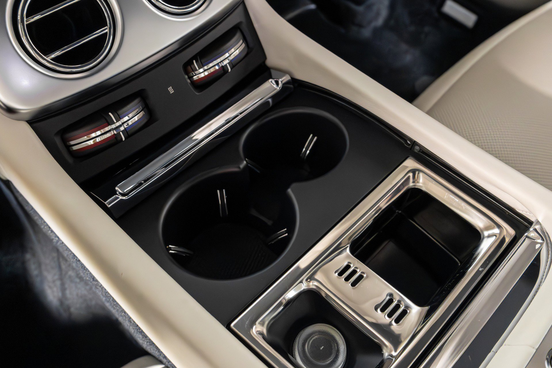 Used 2016 Rolls-Royce Wraith image 24