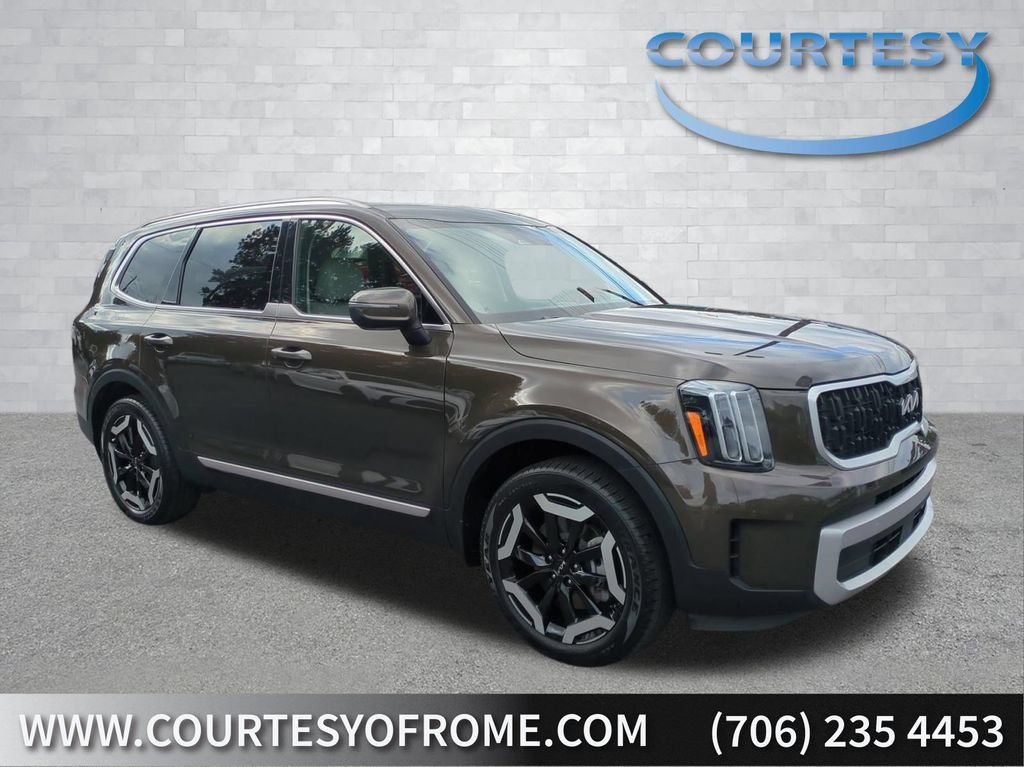 Used 2023 Kia Telluride EX w/ EX Captain's Chair Package FWD image 1
