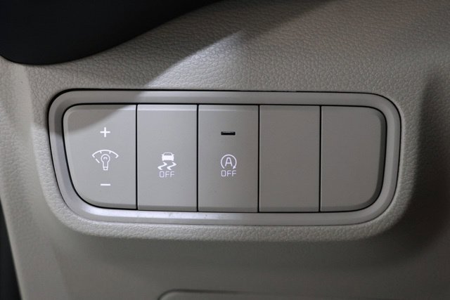 Used 2025 Kia Soul LX w/ LX Technology Package FWD image 18