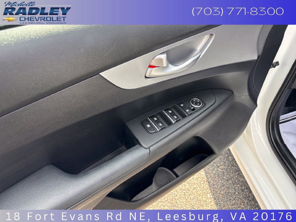 Used 2023 Kia Forte LXS FWD image 6