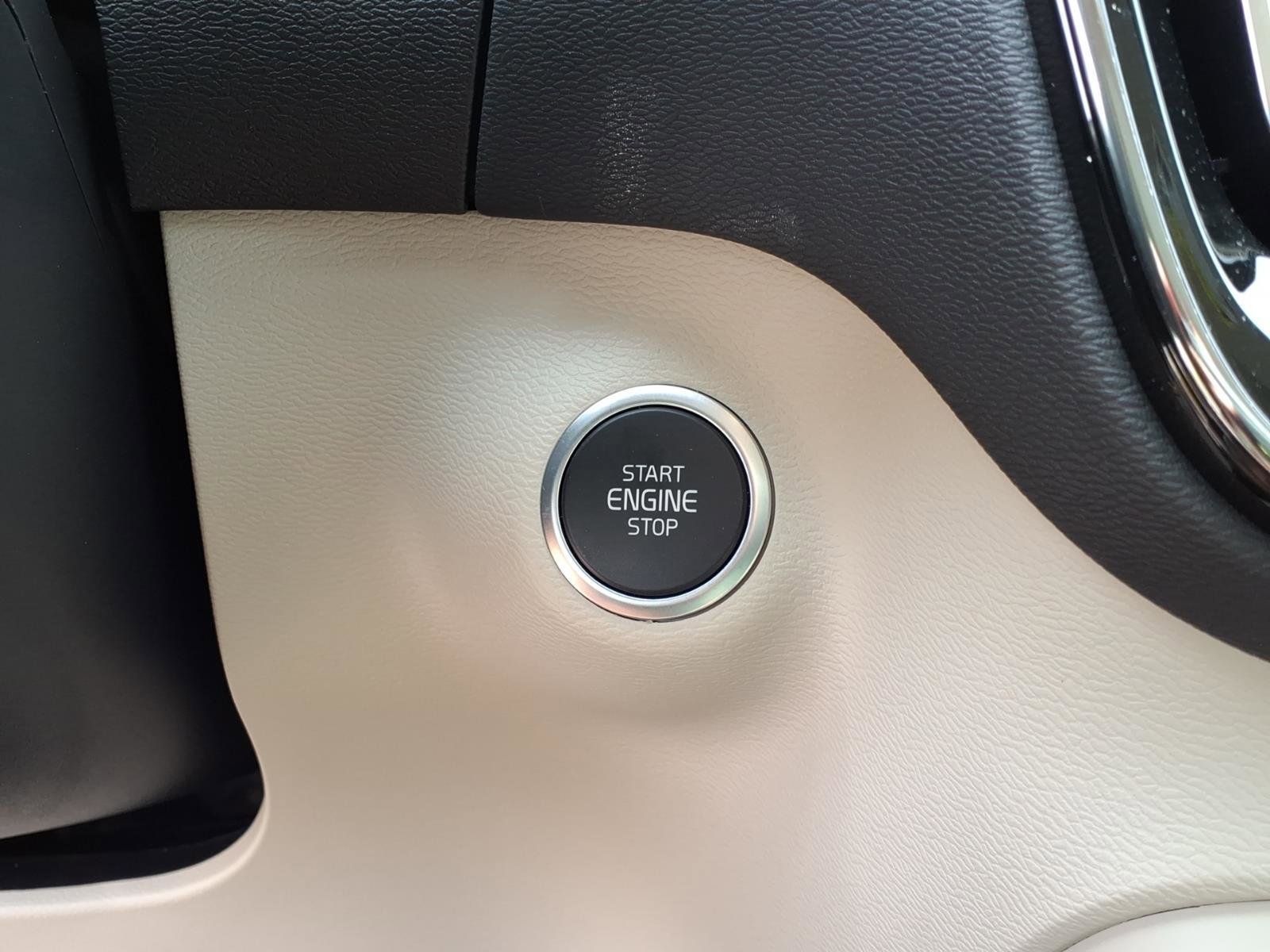 Certified 2023 Volvo XC40 B5 Plus w/ Protection Package Premier AWD/4WD image 23