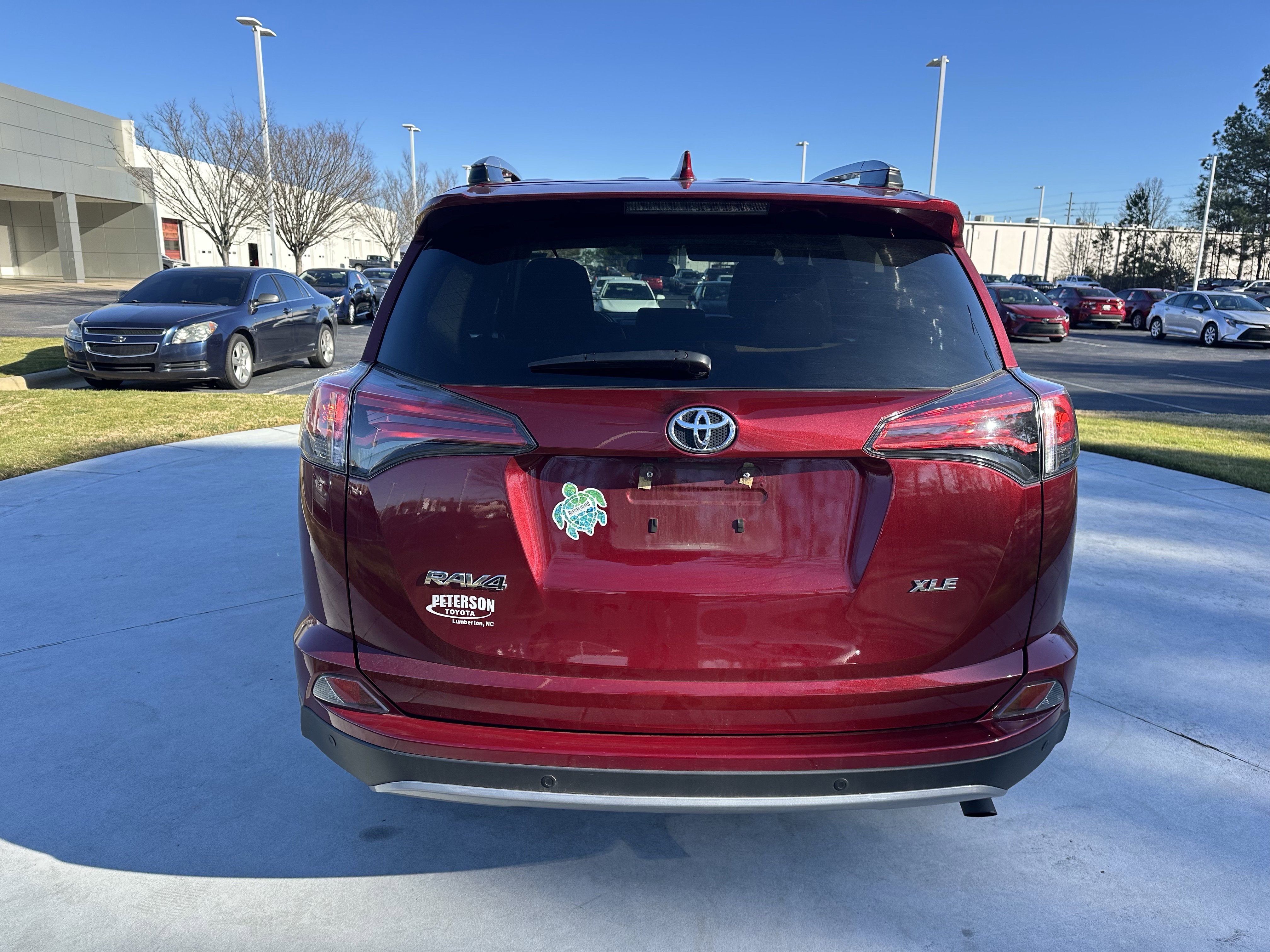 Used 2018 Toyota RAV4 XLE image 9