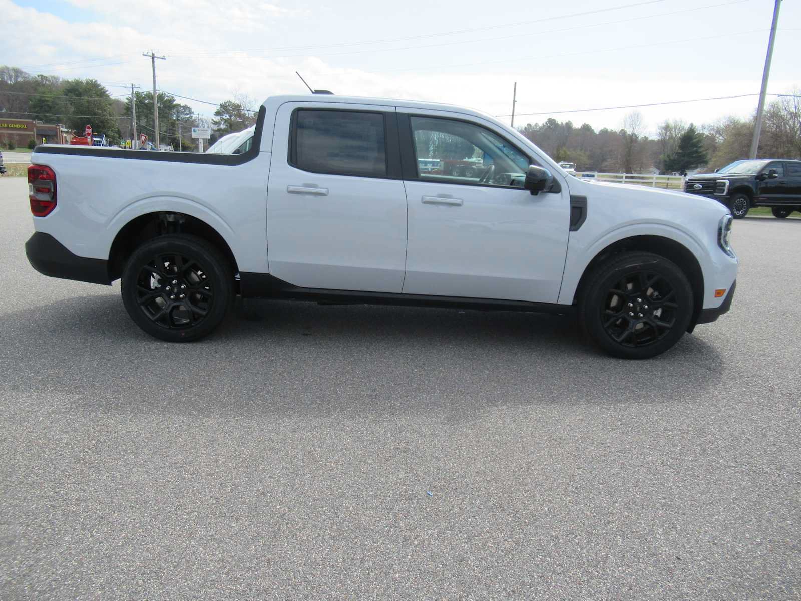 New 2026 Ford Maverick Lariat w/ Black Appearance Package AWD/4WD image 4