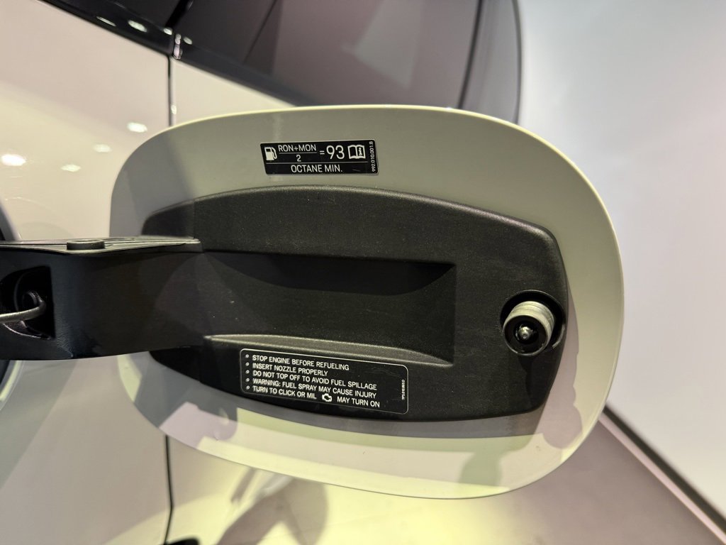 Used 2024 Porsche Macan GTS image 40