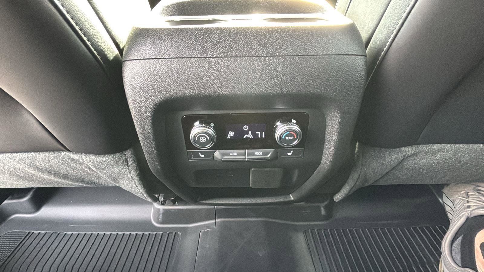 New 2026 GMC Acadia Elevation image 28