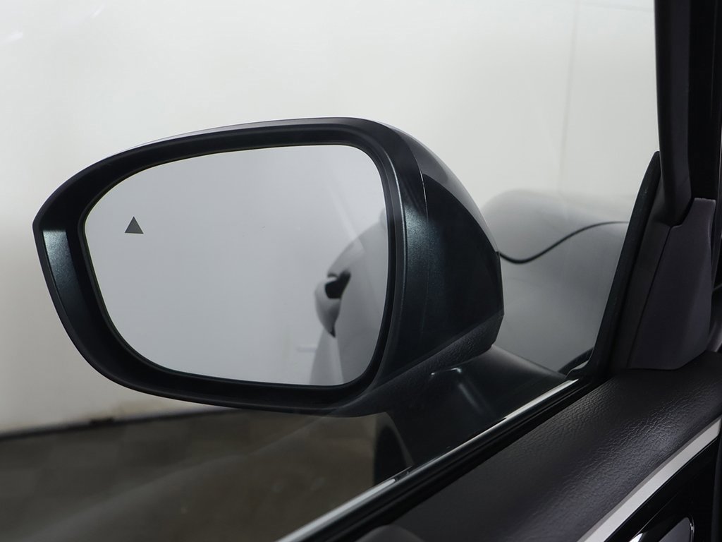 New 2025 Mitsubishi Outlander SE image 40