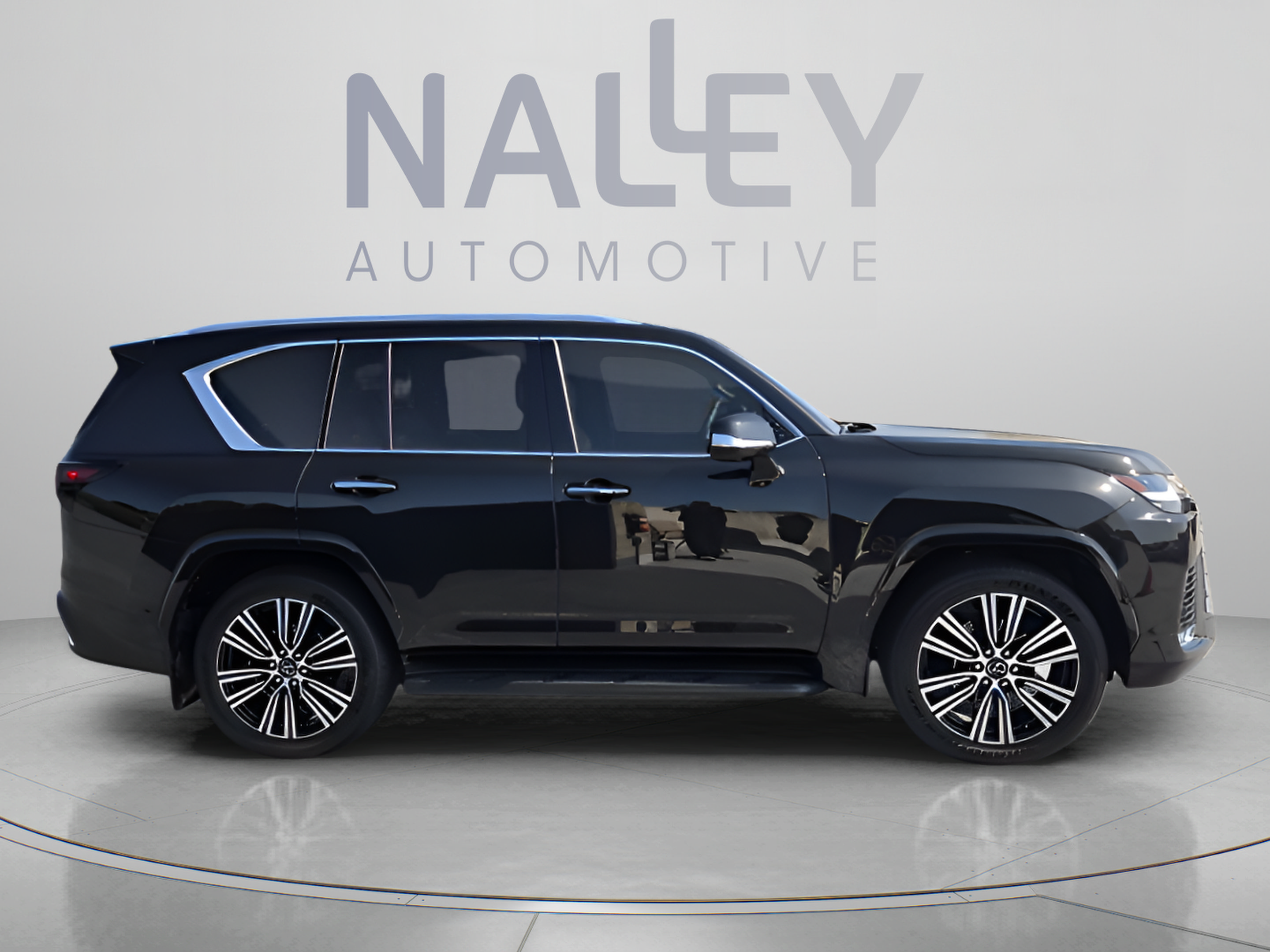 Certified 2024 Lexus LX 600 4WD w/ Luxury Package image 6