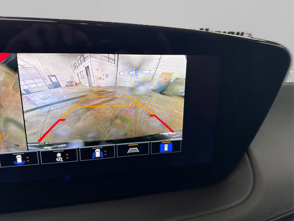 Used 2025 Buick Encore GX Avenir w/ Avenir Technology Package image 29