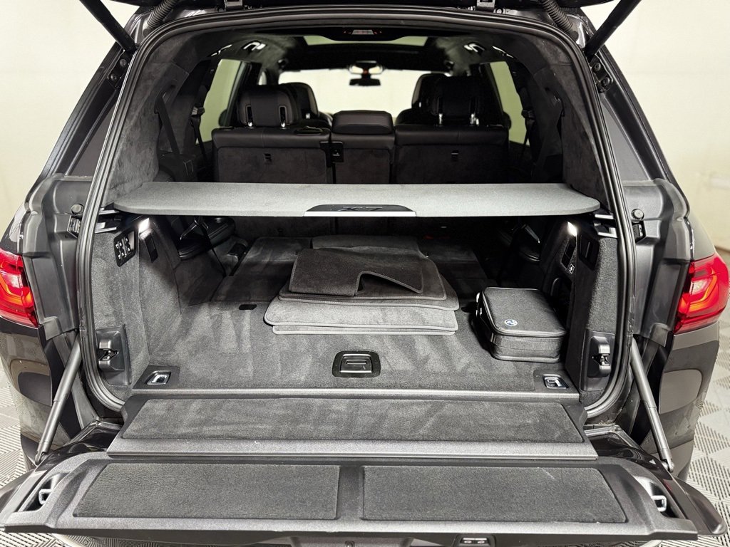Used 2022 BMW X7 xDrive40i w/ Executive Package image 4