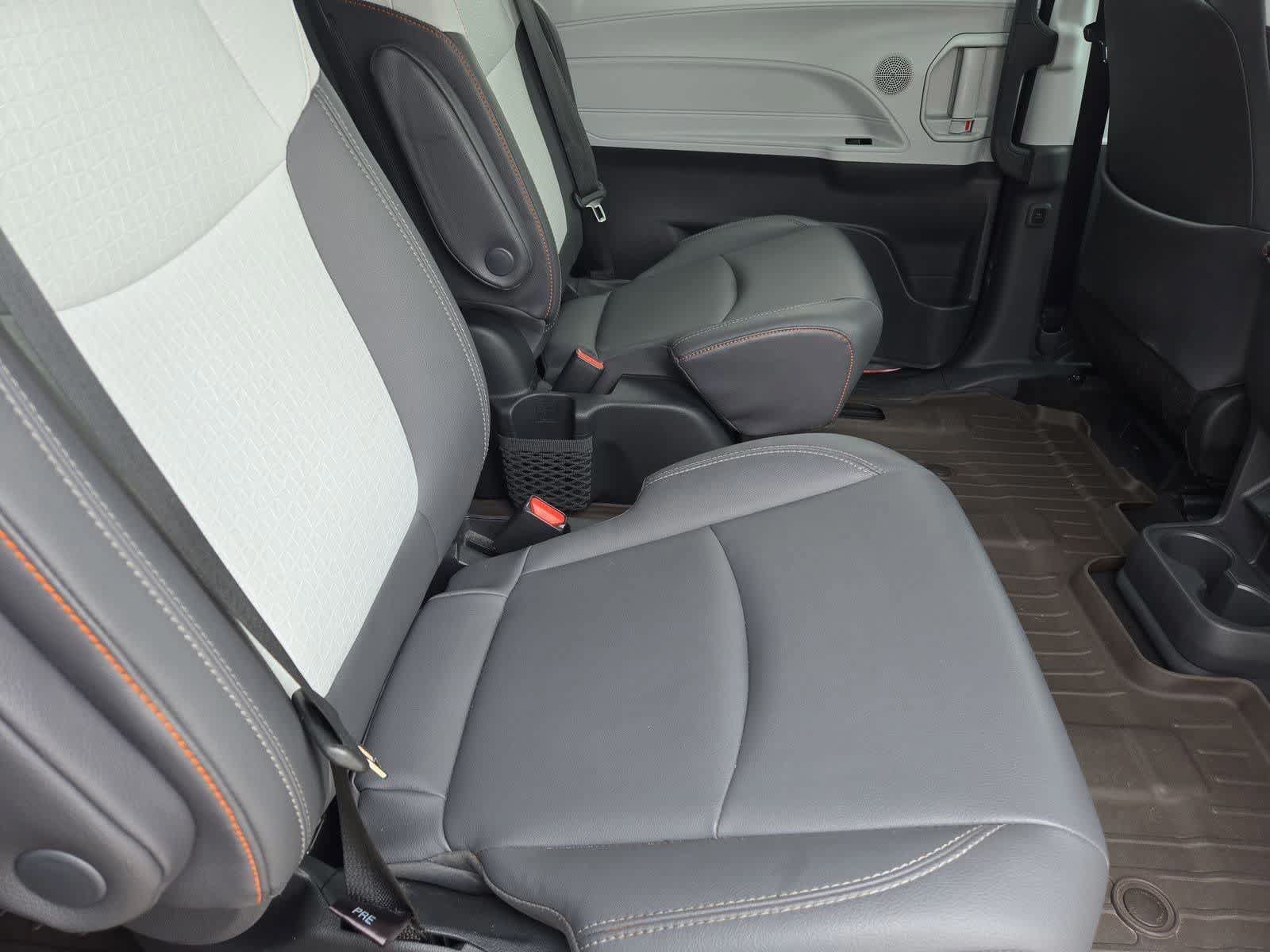 Used 2022 Toyota Sienna XSE w/ XSE Plus Package FWD image 20