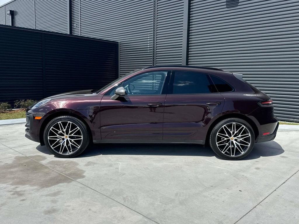 Used 2023 Porsche Macan Turbo image 2