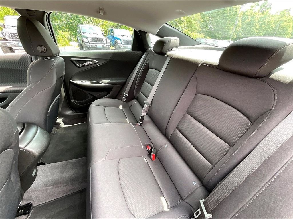 Used 2024 Chevrolet Malibu RS FWD image 14