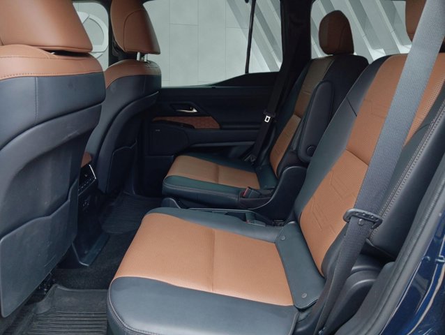 Certified 2024 Lexus GX 550 w/ Accessory Package (2T) image 12