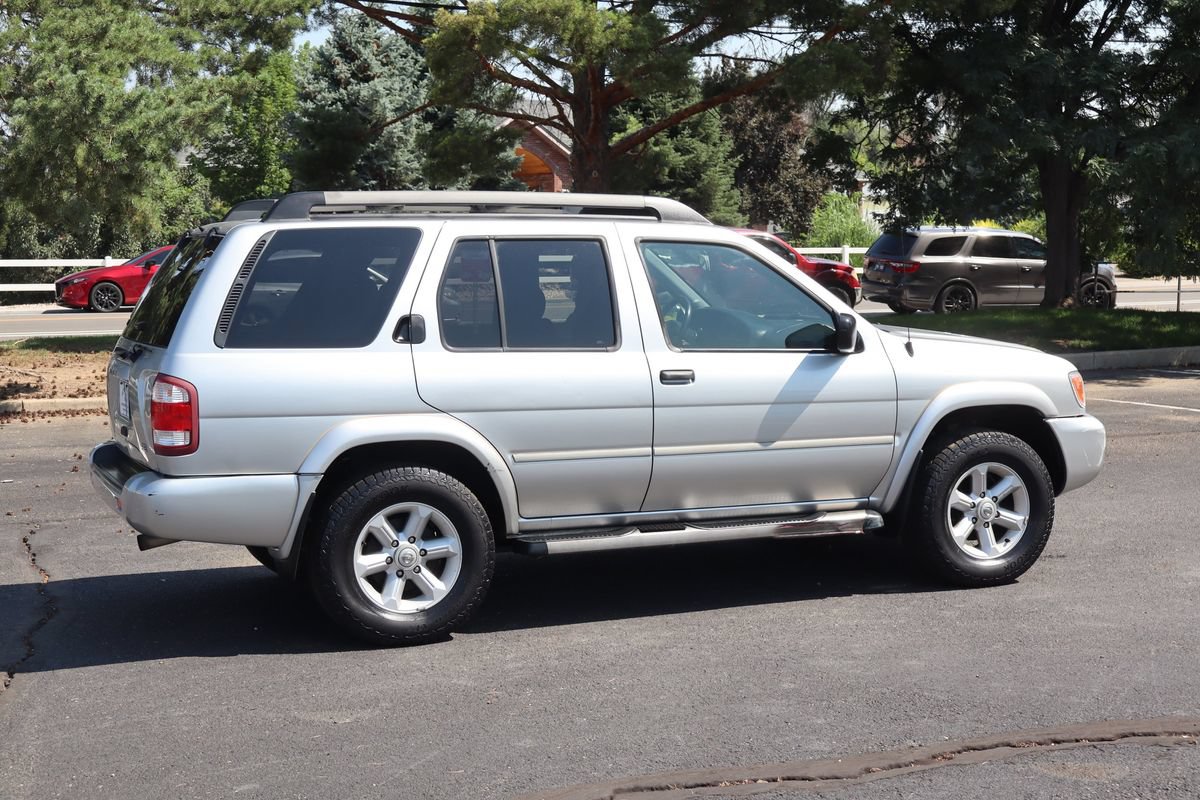 Used 2003 Nissan Pathfinder SE w/ SE Popular Pkg AWD/4WD image 4