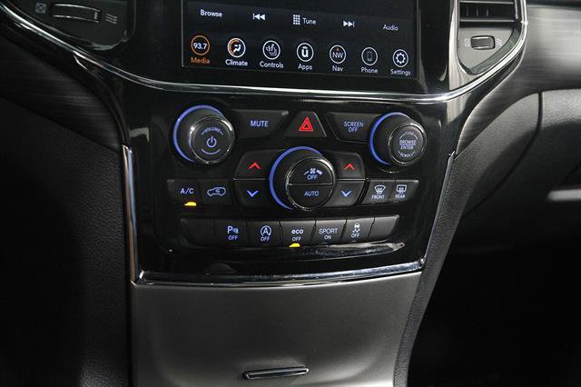 Used 2021 Jeep Grand Cherokee Laredo X AWD/4WD image 15