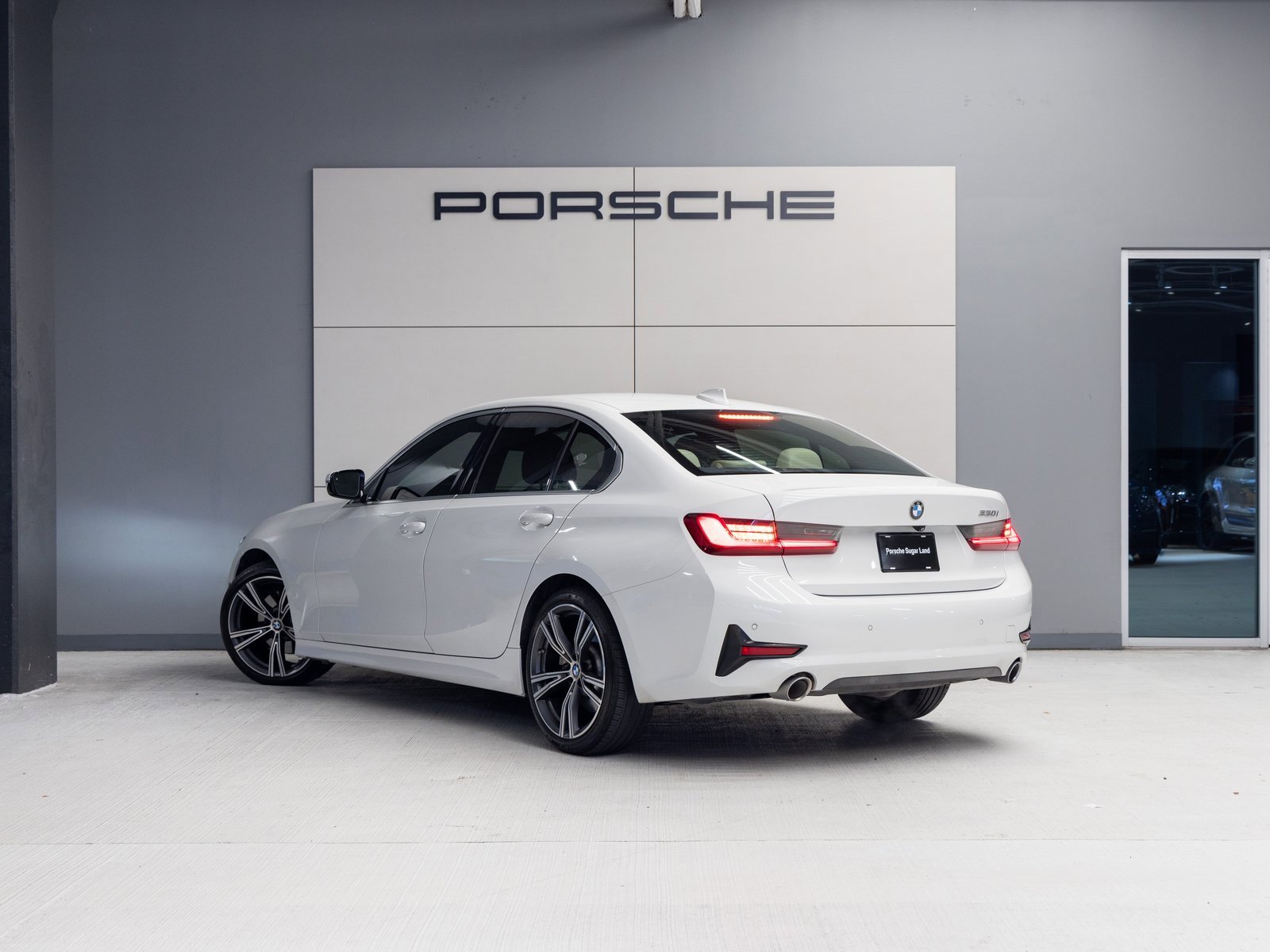 Used 2022 BMW 330i Sedan w/ Premium Package image 3